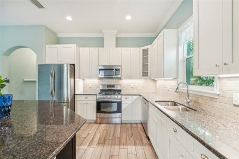 House in Palm Harbor, Florida 4 bedrooms, 154.5 sq.m. № 1263944 - photo 6