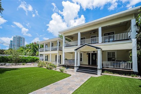 Casa en venta en Saint Petersburg, Florida, 6 dormitorios, 428.09 m2 № 2208823 - foto 5