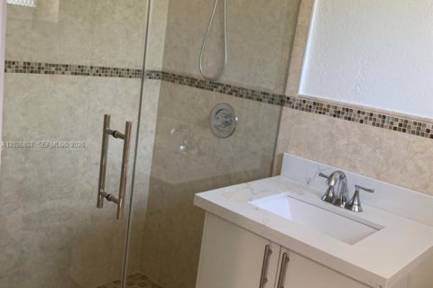 Studio à Condo à Miami Beach, Floride  № 2260435