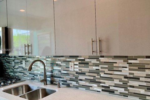 Copropriété à vendre à Miami Beach, Floride: 34.37 m2 № 2260435 - photo 2