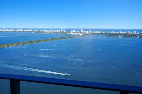 Кондоминиум с 4 спальнями в Майами, Флорида № 2004953