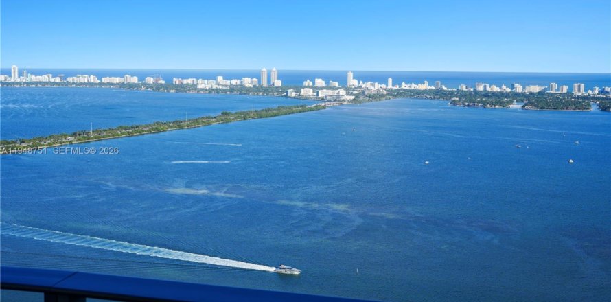 Кондоминиум с 4 спальнями в Майами, Флорида № 2004953