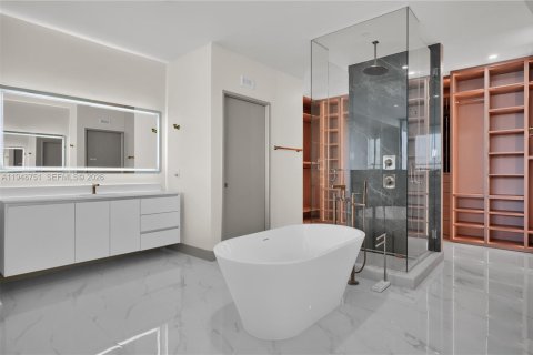 Снять в аренду кондоминиум в Майами, Флорида 4 спальни, 298.68м2, № 2004953 - фото 28