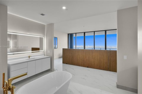 Снять в аренду кондоминиум в Майами, Флорида 4 спальни, 298.68м2, № 2004953 - фото 25