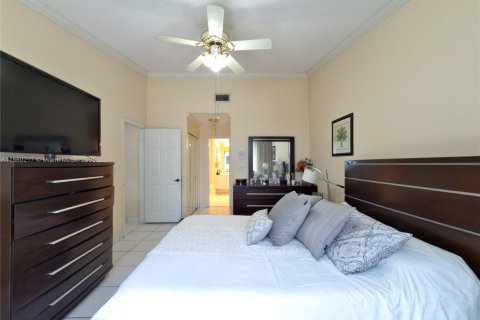 Townhouse in Doral, Florida 3 bedrooms, 141.58 sq.m. № 1889780 - photo 27