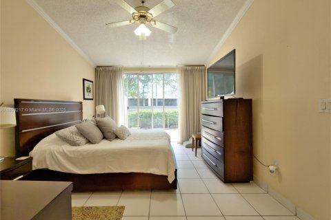 Townhouse in Doral, Florida 3 bedrooms, 141.58 sq.m. № 1889780 - photo 26