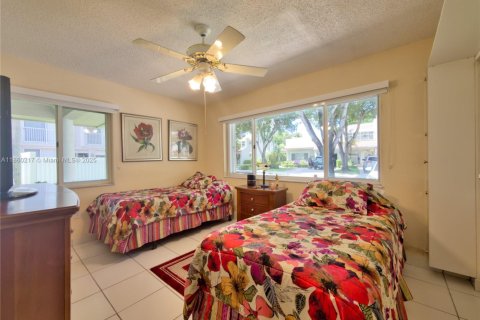 Townhouse in Doral, Florida 3 bedrooms, 141.58 sq.m. № 1889780 - photo 21