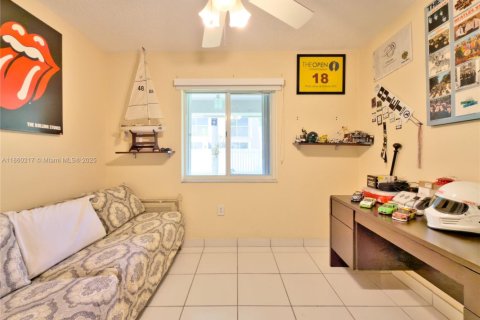 Townhouse in Doral, Florida 3 bedrooms, 141.58 sq.m. № 1889780 - photo 20