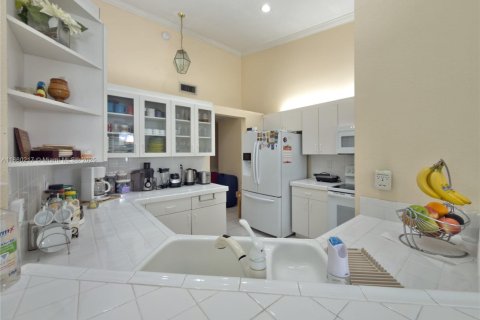Townhouse in Doral, Florida 3 bedrooms, 141.58 sq.m. № 1889780 - photo 16