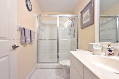Townhouse in Doral, Florida 3 bedrooms, 141.58 sq.m. № 1889780 - photo 24