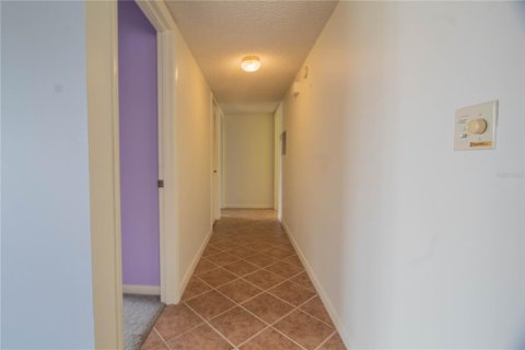 Condo in Avon Park, Florida, 2 bedrooms  № 1540845 - photo 16