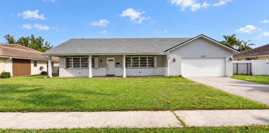 Villa ou maison à Plantation, Floride 4 chambres, 219.53 m2 № 2439299
