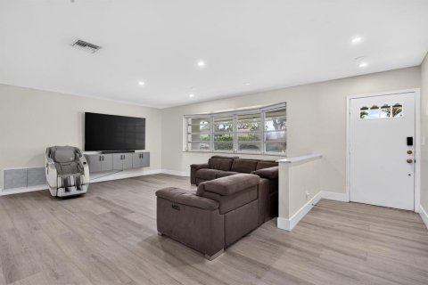 Villa ou maison à vendre à Plantation, Floride: 4 chambres, 219.53 m2 № 2439299 - photo 4