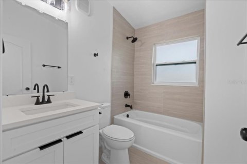 House in Clearwater, Florida 3 bedrooms, 130.71 sq.m. № 1795390 - photo 19