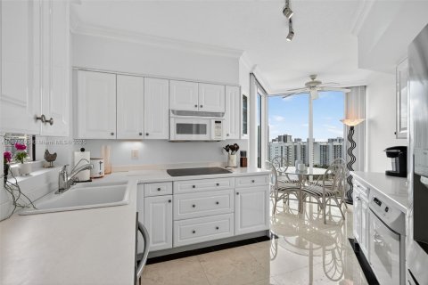 Condo in Aventura, Florida, 3 bedrooms  № 1895949 - photo 19