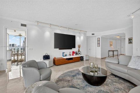Condo in Aventura, Florida, 3 bedrooms  № 1895949 - photo 13