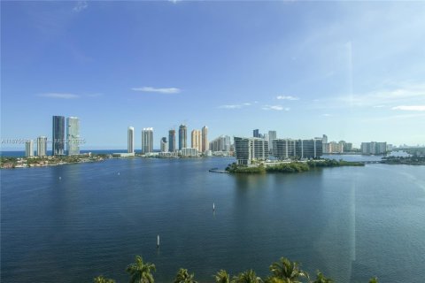 Condo in Aventura, Florida, 3 bedrooms  № 1895949 - photo 16