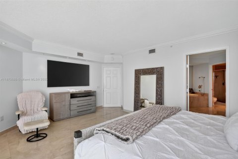 Condo in Aventura, Florida, 3 bedrooms  № 1895949 - photo 27
