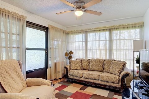 House in Deltona, Florida 2 bedrooms, 151.43 sq.m. № 2222656 - photo 27