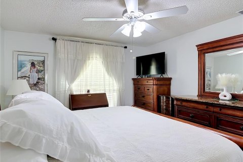 House in Deltona, Florida 2 bedrooms, 151.43 sq.m. № 2222656 - photo 16