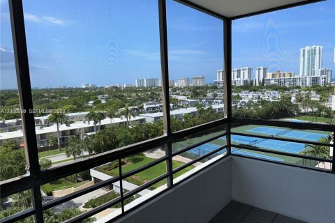 Copropriété à louer à Hallandale Beach, Floride: 2 chambres, 130.06 m2 № 2260681 - photo 16