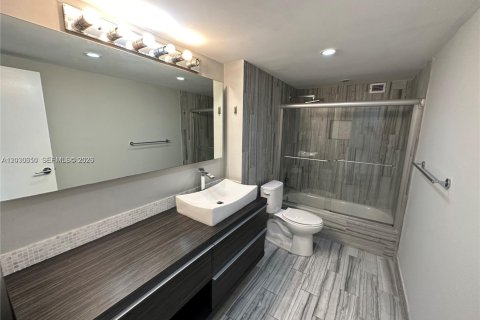 Copropriété à louer à Hallandale Beach, Floride: 2 chambres, 130.06 m2 № 2260681 - photo 15