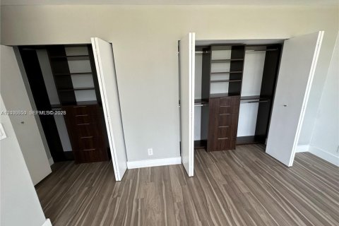Copropriété à louer à Hallandale Beach, Floride: 2 chambres, 130.06 m2 № 2260681 - photo 14