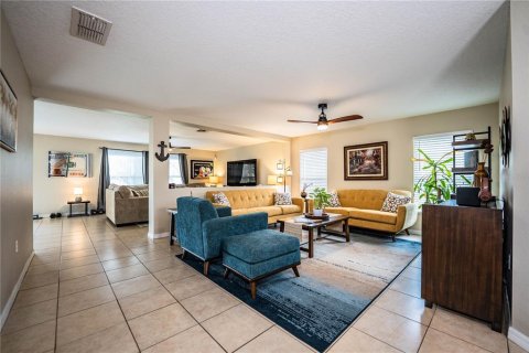 House in Lakeland, Florida 3 bedrooms, 177.91 sq.m. № 2227396 - photo 5