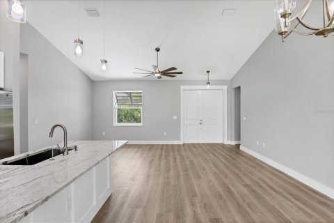 House in Port Charlotte, Florida 3 bedrooms, 158.31 sq.m. № 1791962 - photo 22
