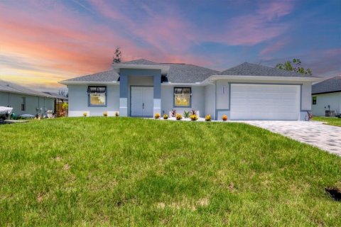 House in Port Charlotte, Florida 3 bedrooms, 158.31 sq.m. № 1791962 - photo 1
