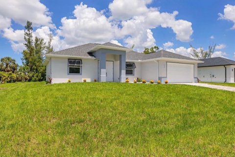 House in Port Charlotte, Florida 3 bedrooms, 158.31 sq.m. № 1791962 - photo 7