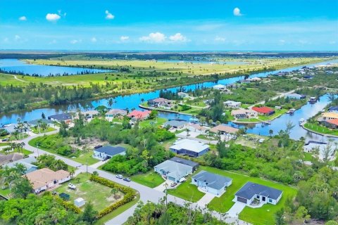 House in Port Charlotte, Florida 3 bedrooms, 158.31 sq.m. № 1791962 - photo 5