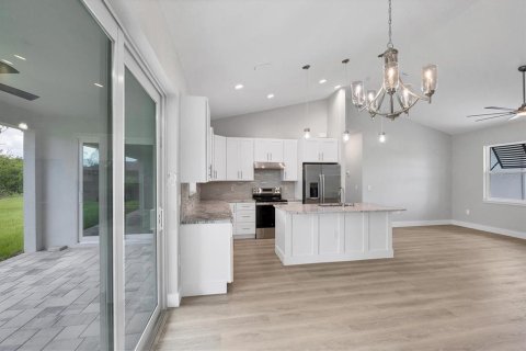 House in Port Charlotte, Florida 3 bedrooms, 158.31 sq.m. № 1791962 - photo 23