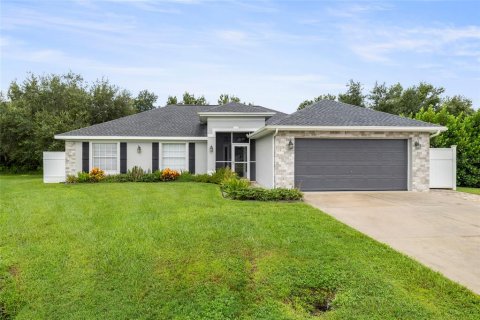 House in Punta Gorda, Florida 4 bedrooms, 184.32 sq.m. № 1899814 - photo 1