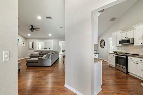 House in Punta Gorda, Florida 4 bedrooms, 184.32 sq.m. № 1899814 - photo 8
