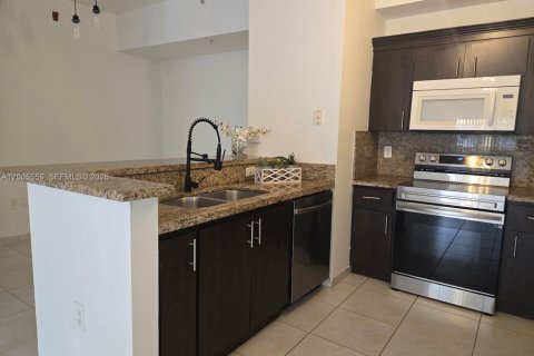 Condo in Doral, Florida, 2 bedrooms  № 2069607 - photo 10