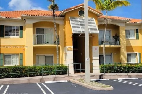Condo in Doral, Florida, 2 bedrooms  № 2069607 - photo 2
