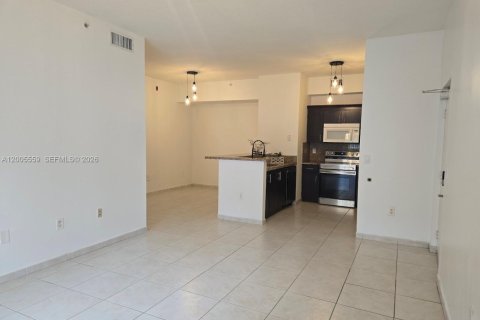 Condo in Doral, Florida, 2 bedrooms  № 2069607 - photo 14