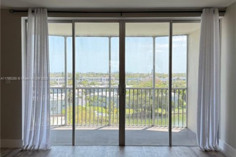 Купить кондоминиум в Майами, Флорида 2 спальни, 122.35м2, № 1958797 - фото 9