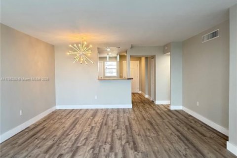 Купить кондоминиум в Майами, Флорида 2 спальни, 122.35м2, № 1958797 - фото 8