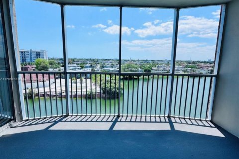 Купить кондоминиум в Майами, Флорида 2 спальни, 122.35м2, № 1958797 - фото 10