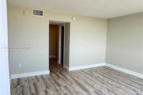 Купить кондоминиум в Майами, Флорида 2 спальни, 122.35м2, № 1958797 - фото 17