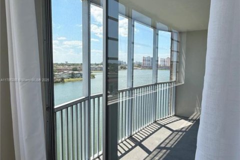 Купить кондоминиум в Майами, Флорида 2 спальни, 122.35м2, № 1958797 - фото 20