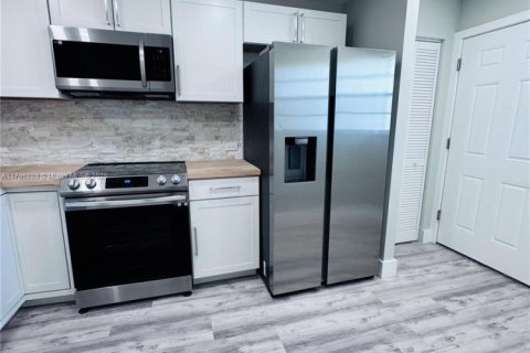 Купить кондоминиум в Майами, Флорида 2 спальни, 122.35м2, № 1958797 - фото 3