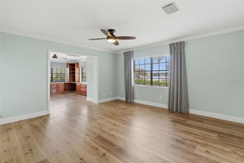 House in Tampa, Florida 5 bedrooms, 344.95 sq.m. № 2379757 - photo 22