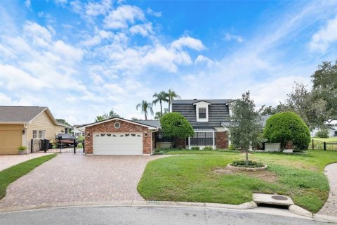 House in Tampa, Florida 5 bedrooms, 344.95 sq.m. № 2379757 - photo 5