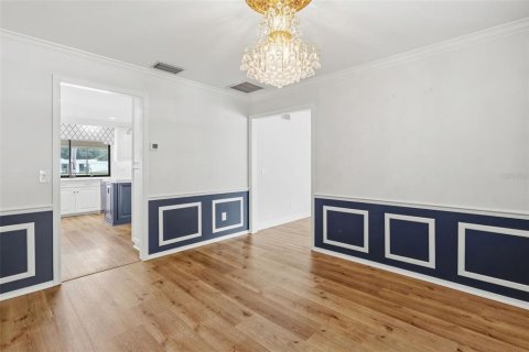House in Tampa, Florida 5 bedrooms, 344.95 sq.m. № 2379757 - photo 13