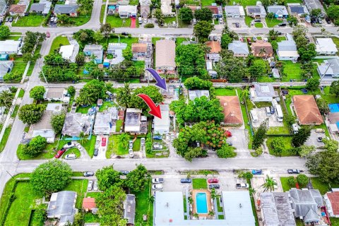 Commercial property in Hollywood, Florida 196.3 sq.m. № 1774438 - photo 12