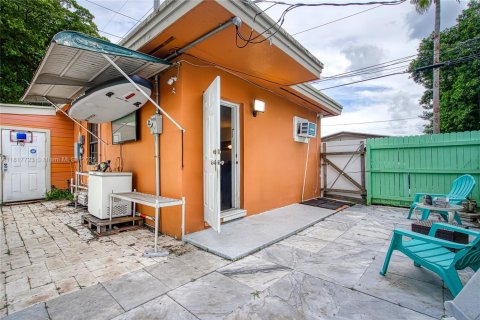 Commercial property in Hollywood, Florida 196.3 sq.m. № 1774438 - photo 23