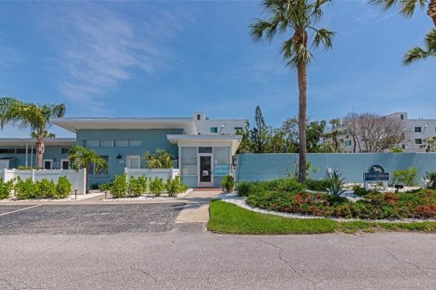 Condo in Sarasota, Florida, 1 bedroom  № 1687271 - photo 25